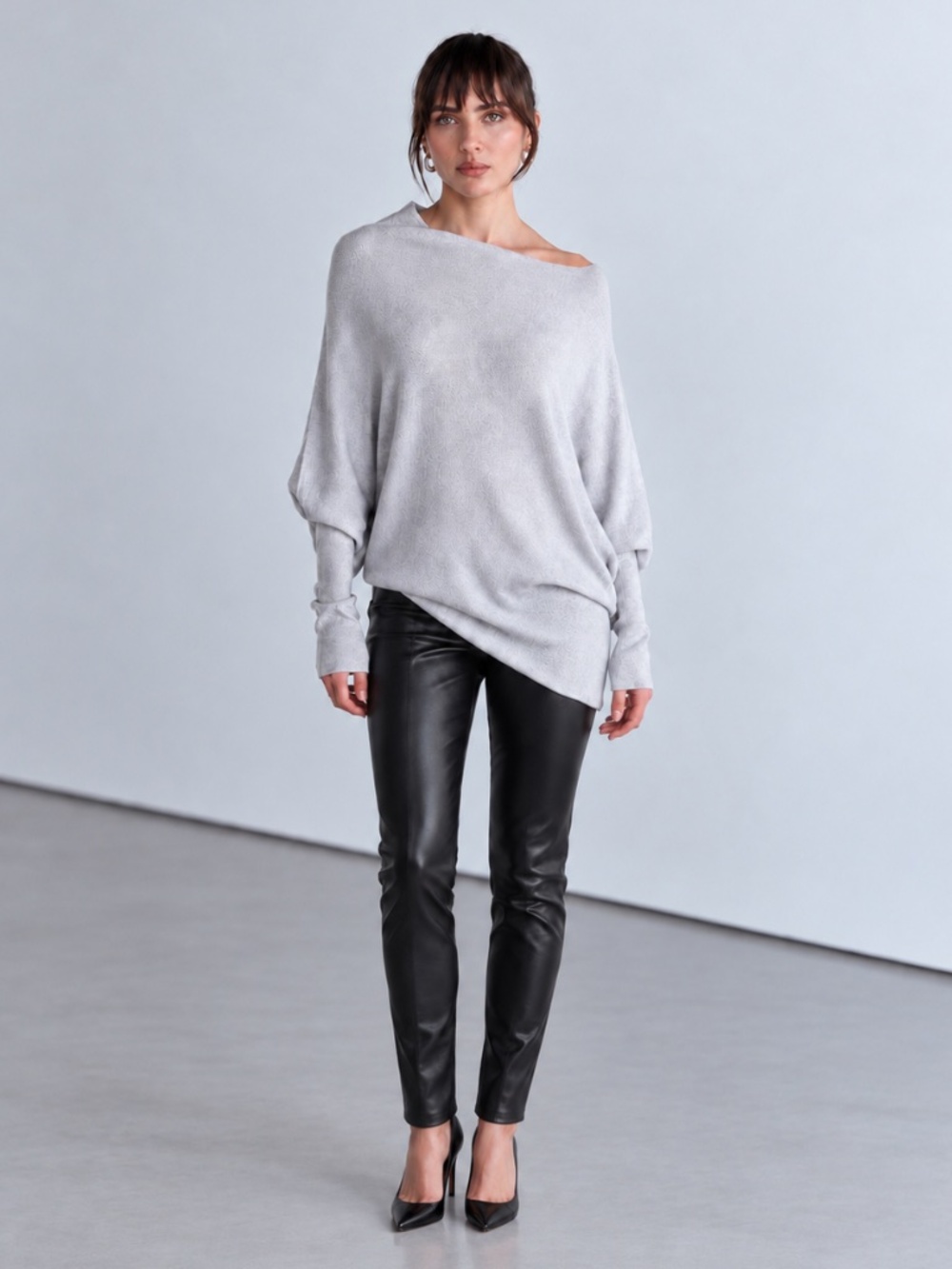 NWT JAKI London Asymmetric Draped Seamless Knit Sweater Light Grey S/M
